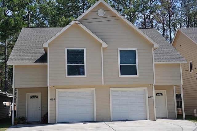 614 Foster Street - Photo 1