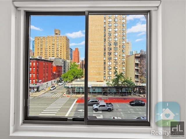 2 Avenue - Photo 1