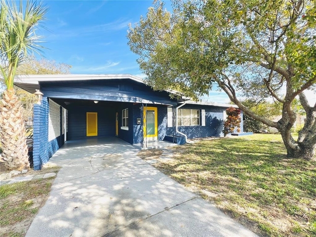 501 Avenue G Se - Photo 1