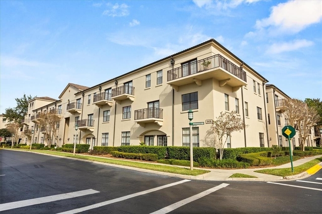 909 Waterside Lane - Photo 1