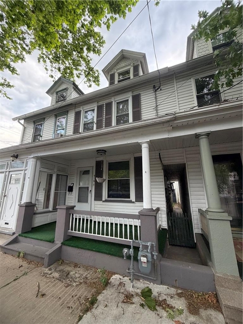 916 N New Street - Photo 1