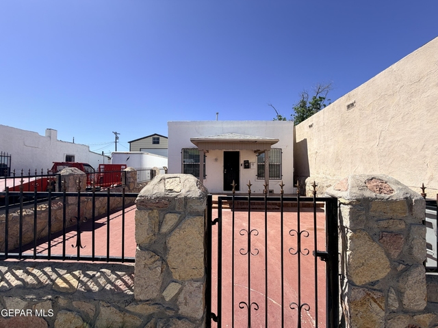 2221 Bassett Avenue - Photo 1