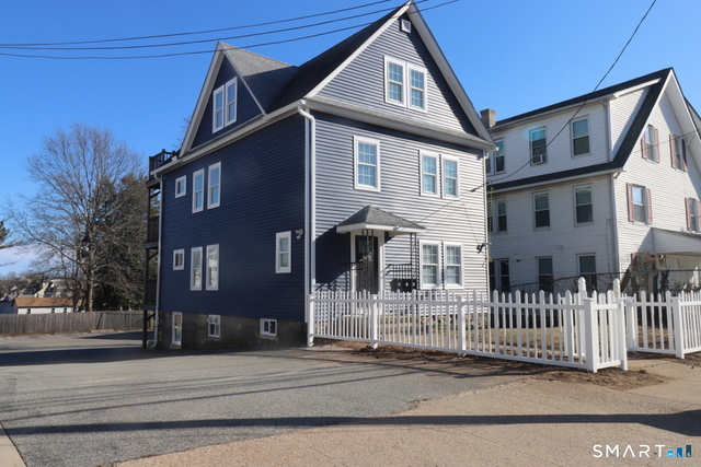 198 Montauk Avenue - Photo 1