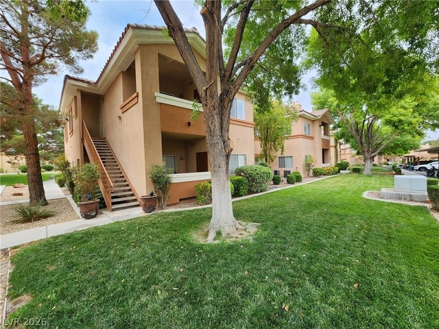 1050 E Cactus Avenue - Photo 1