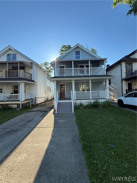 301 Crestwood Avenue - Photo 1
