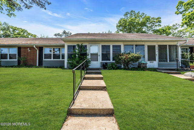390 Picardy Court - Photo 1
