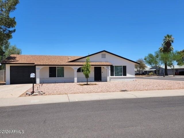 630 E Julie Drive - Photo 1