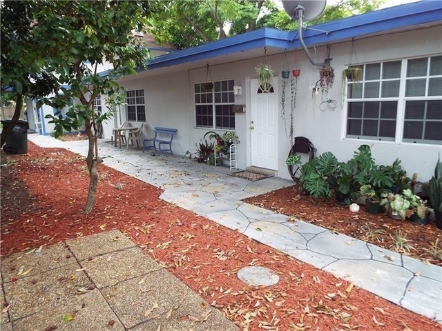 898 Ne 39th Street - Photo 1