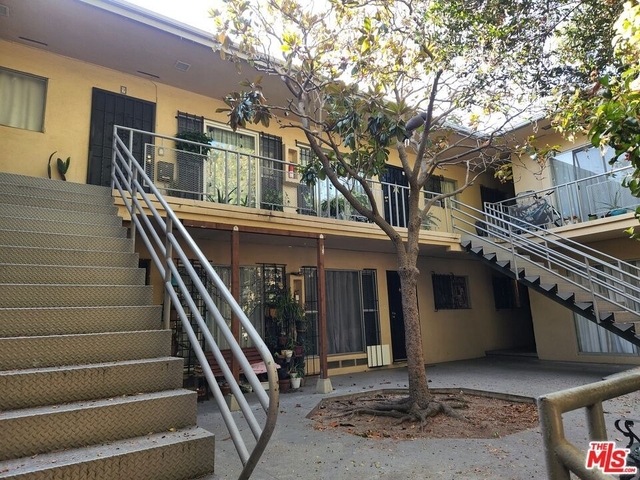 4106 Rosewood Avenue - Photo 1