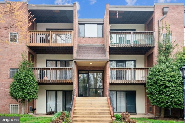 10724 W West Drive - Photo 1