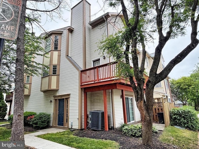 4100 Hunters Hill Circle - Photo 1