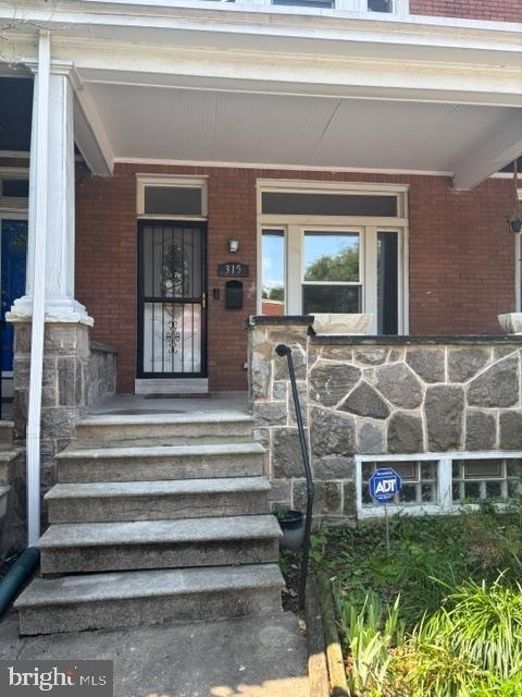 315 E 29th Street - Photo 1