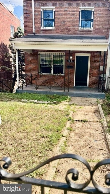 4623 Jay Street Ne - Photo 1