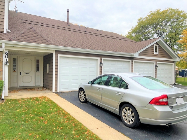 601 Hanover Court - Photo 1