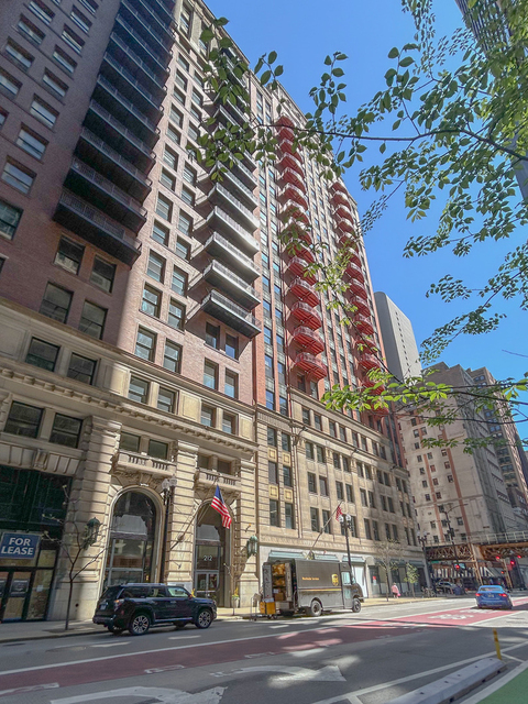 212 W Washington Street - Photo 1