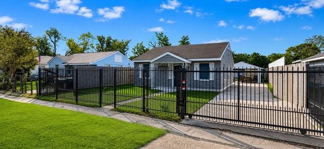218 Hoffman Street - Photo 1