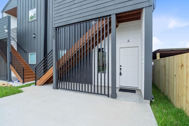 9725 Kerr Street - Photo 1