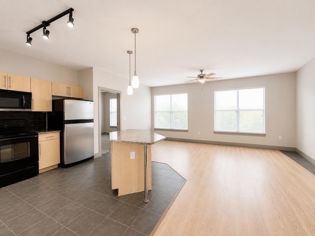 3660 Richmond St Avenue - Photo 1