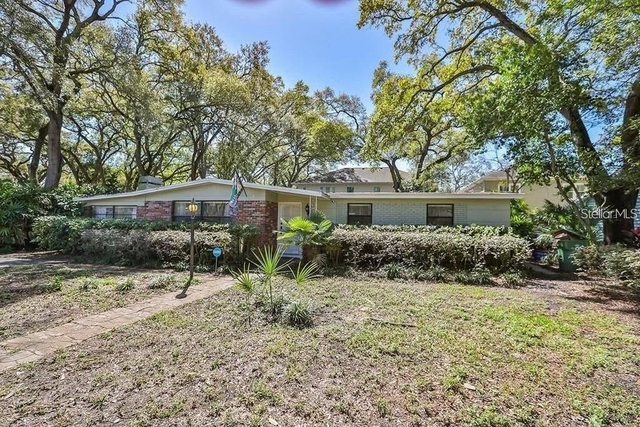 3214 W Coachman Avenue - Photo 1