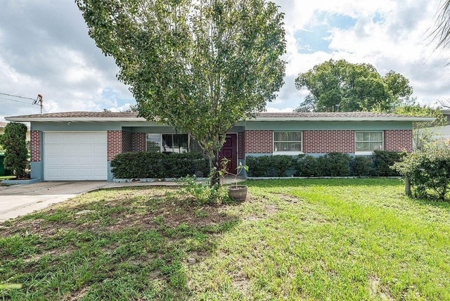 10209 N Valle Drive - Photo 1