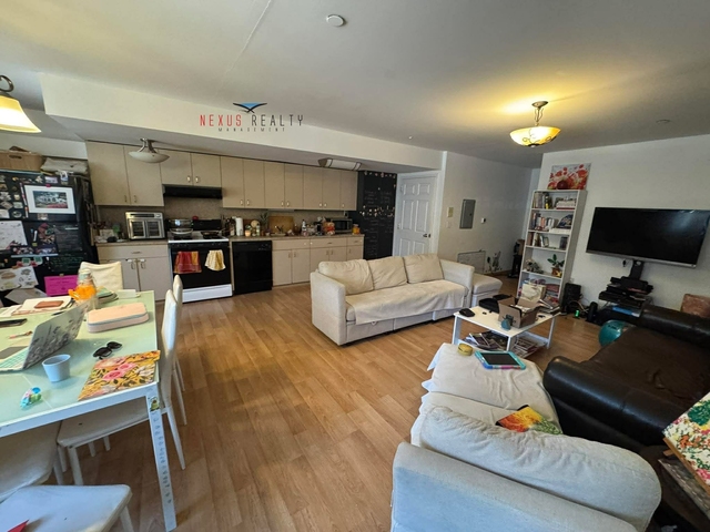 28th Avenue & 35th Street, Ast - Photo 1