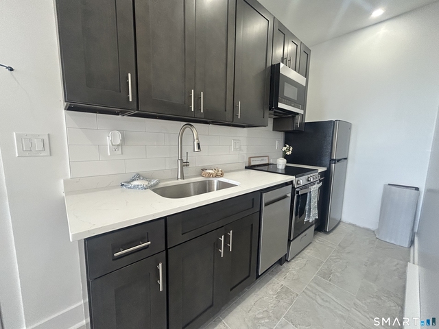207 Bank Street - Photo 1