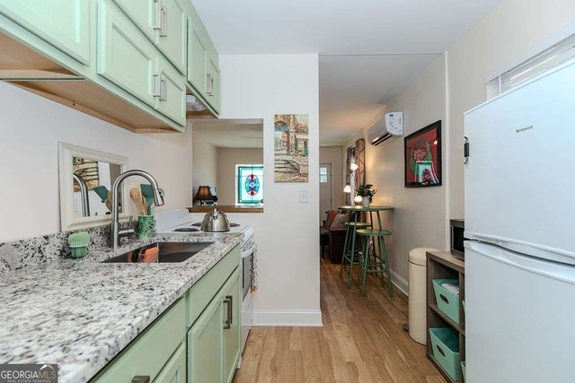 150 South Avenue Se - Photo 1