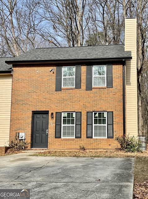 945 Silverwood Drive - Photo 1