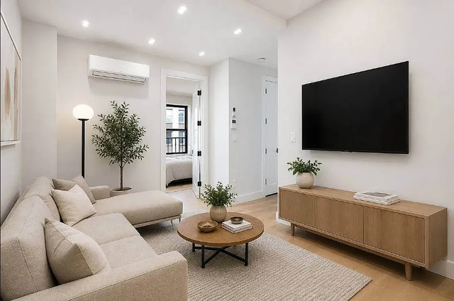 70 Greenpoint Avenue - Photo 1