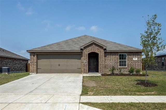 808 Saddle Horn Way - Photo 1