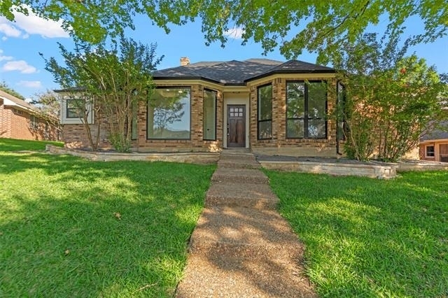 1213 Sycamore Drive - Photo 1