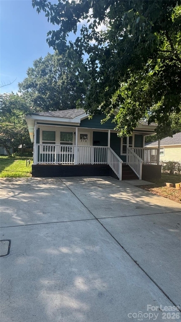 910 Cantwell Street - Photo 1