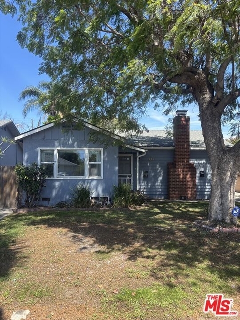 417 N Citrus Street - Photo 1