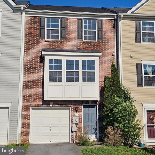 252 Rumbling Rock Road - Photo 1