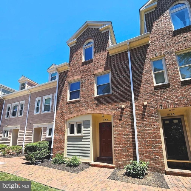 1119 Stuart Street - Photo 1