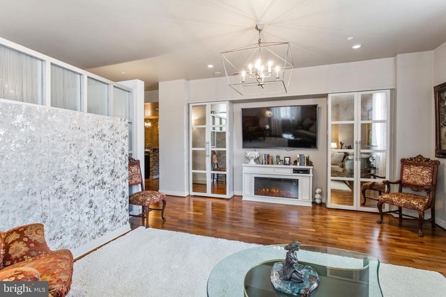 1600 Arch Street - Photo 1