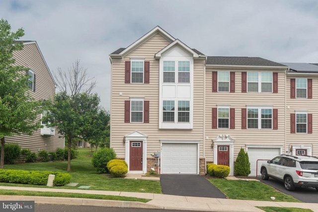 201 Susan Circle - Photo 1