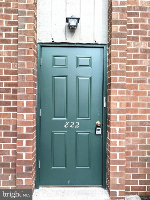 822 Putnam Boulevard - Photo 1