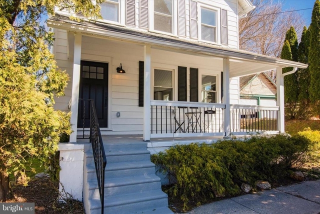 933 Henry Avenue - Photo 1