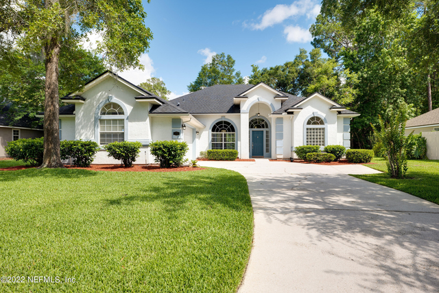 171 Elmwood Drive - Photo 1