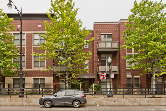 1515 S Halsted Street - Photo 1