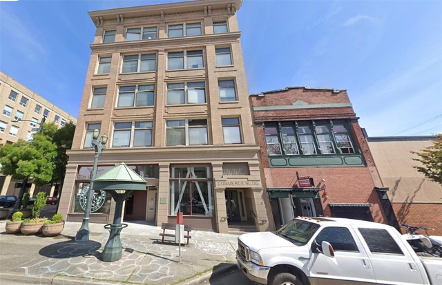 1801 Hewitt Ave - Photo 1