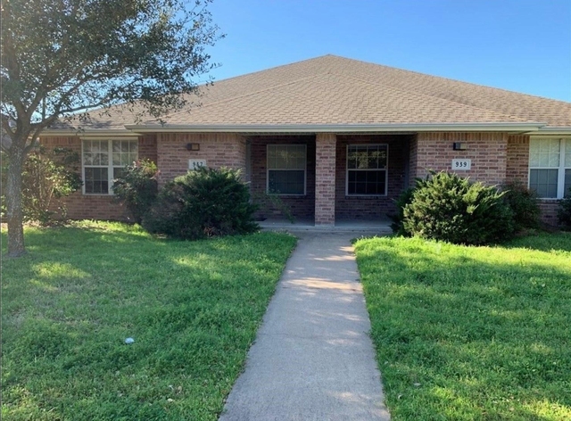 937 Crepe Myrtle Street - Photo 1