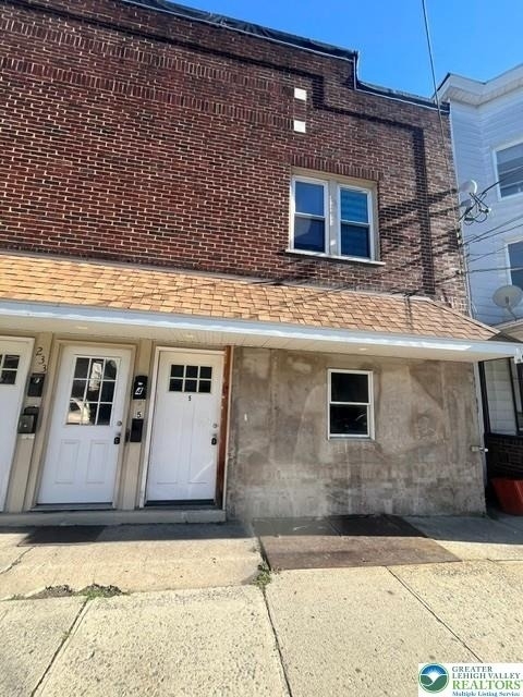 233 E Ridge Street - Photo 1