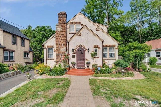 21 Elgin Avenue - Photo 1