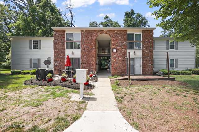 18-5 Augusta Court - Photo 1