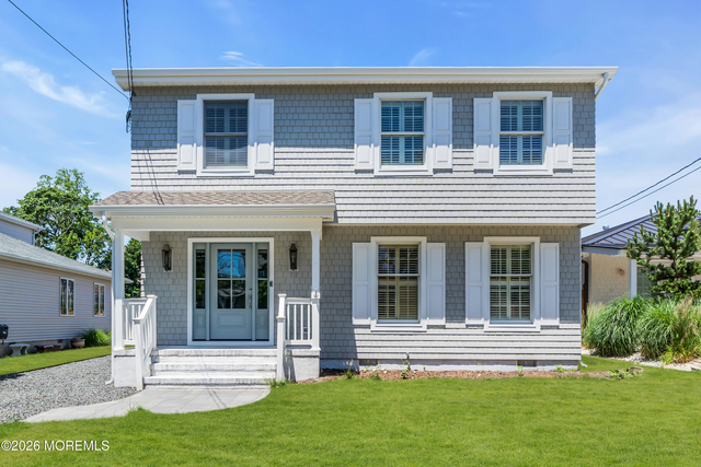 217 Howe Street - Photo 1