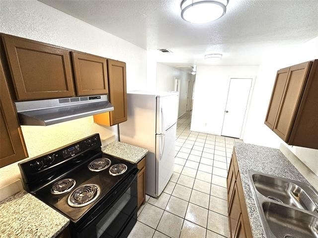 2837 Ave J - Photo 1