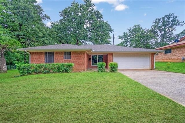 118 E Florence Street - Photo 1
