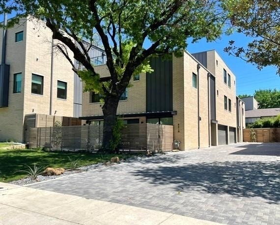 4420 Abbott Avenue - Photo 1